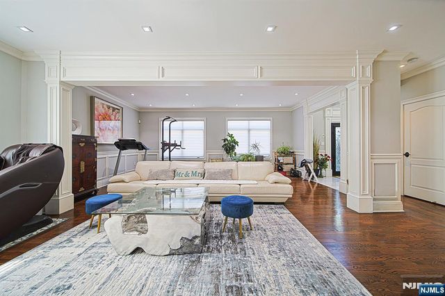897 Virgil Avenue, Ridgefield, NJ 07657