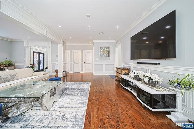 897 Virgil Avenue, Ridgefield, NJ 07657