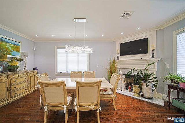 897 Virgil Avenue, Ridgefield, NJ 07657