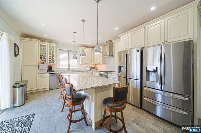 897 Virgil Avenue, Ridgefield, NJ 07657