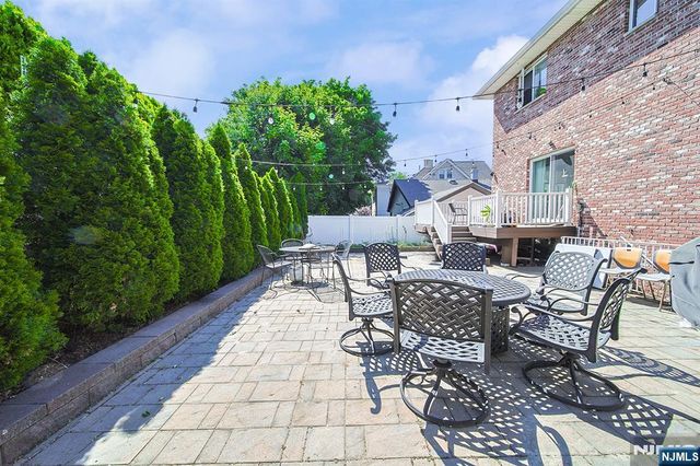897 Virgil Avenue, Ridgefield, NJ 07657