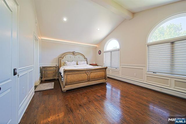897 Virgil Avenue, Ridgefield, NJ 07657