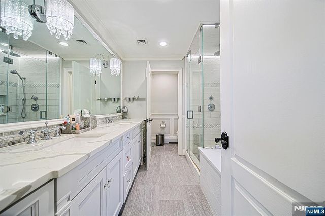 897 Virgil Avenue, Ridgefield, NJ 07657
