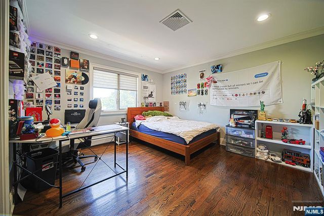 897 Virgil Avenue, Ridgefield, NJ 07657