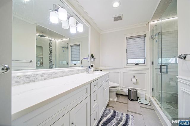 897 Virgil Avenue, Ridgefield, NJ 07657