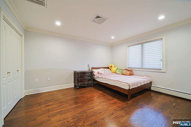 897 Virgil Avenue, Ridgefield, NJ 07657