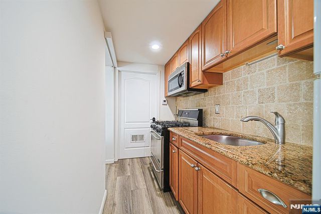 897 Virgil Avenue, Ridgefield, NJ 07657