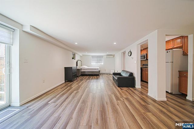 897 Virgil Avenue, Ridgefield, NJ 07657
