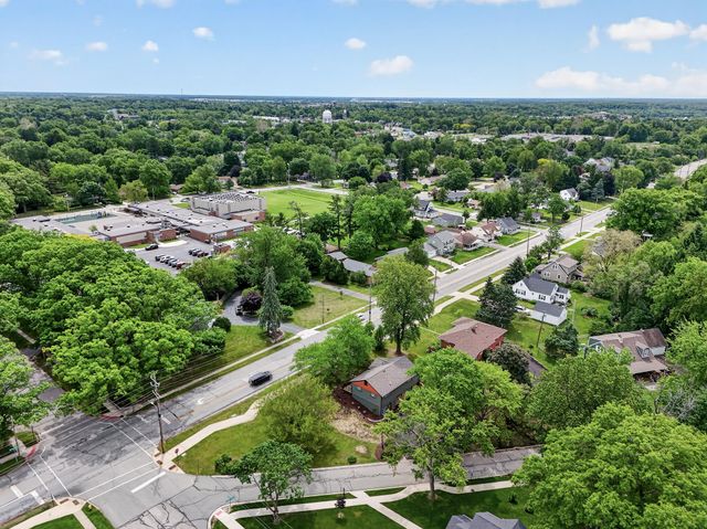 1404 Forest Park Avenue, Valparaiso, IN 46385
