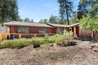 1000 Three Pines Road, Grants Pass, OR 97526