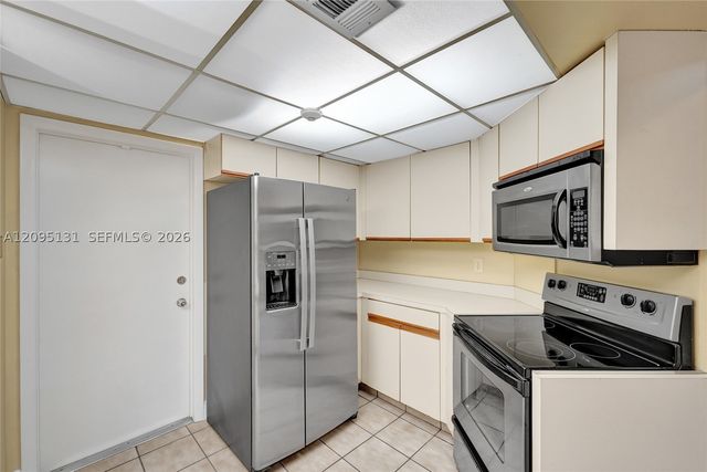 1043 SW 113th Ter, Pembroke Pines, FL 33025