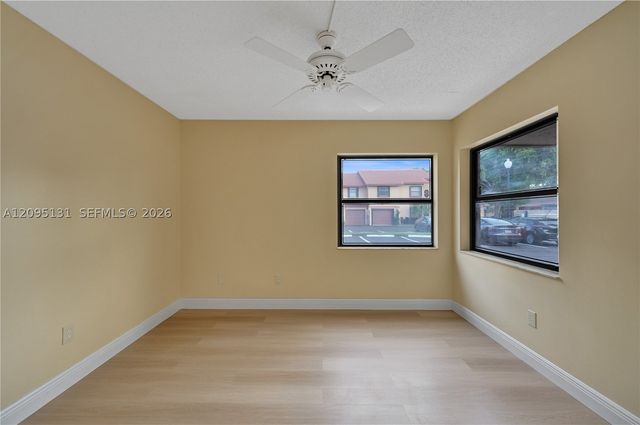 1043 SW 113th Ter, Pembroke Pines, FL 33025