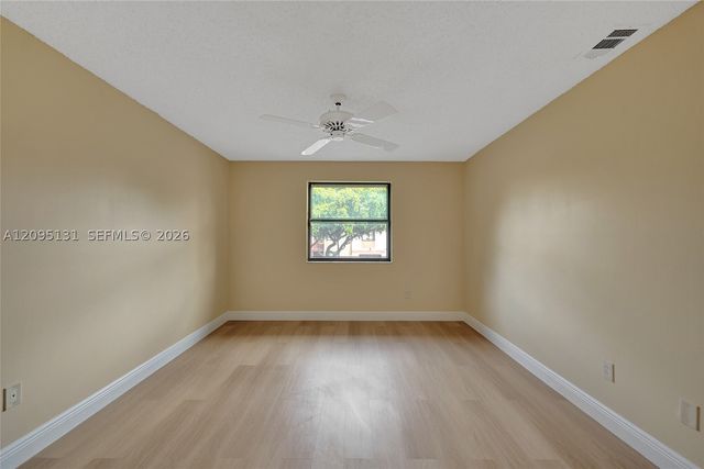 1043 SW 113th Ter, Pembroke Pines, FL 33025