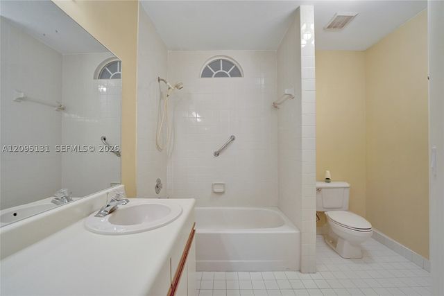 1043 SW 113th Ter, Pembroke Pines, FL 33025