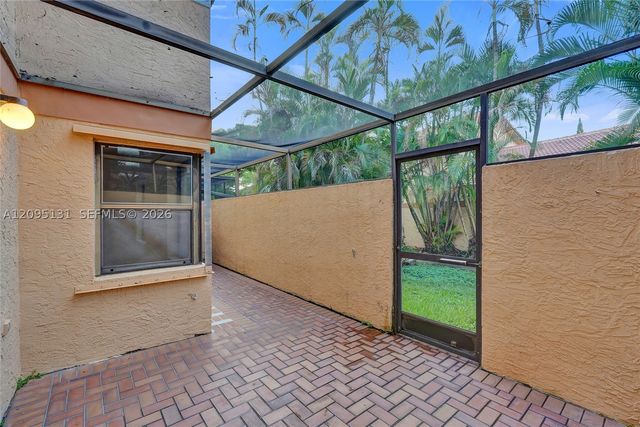 1043 SW 113th Ter, Pembroke Pines, FL 33025