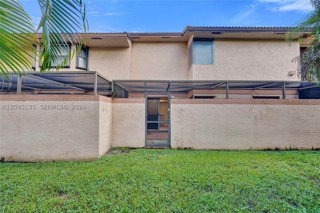 1043 SW 113th Ter, Pembroke Pines, FL 33025