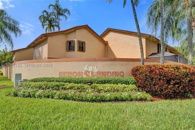 1043 SW 113th Ter, Pembroke Pines, FL 33025