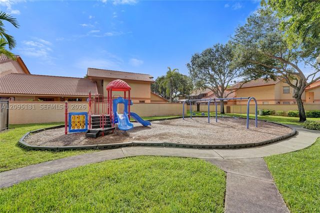 1043 SW 113th Ter, Pembroke Pines, FL 33025
