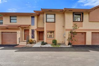 1043 SW 113th Ter, Pembroke Pines, FL 33025