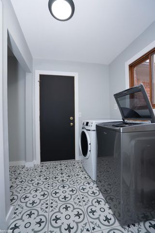 41058 W Rosewood Drive 64, Clinton Township, MI 48038