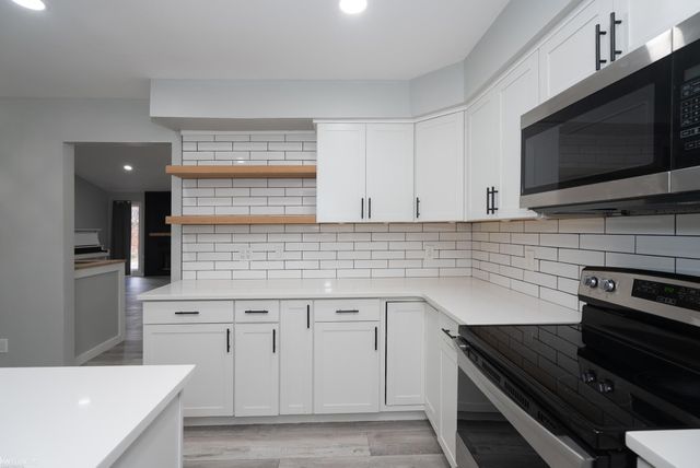 41058 W Rosewood Drive 64, Clinton Township, MI 48038