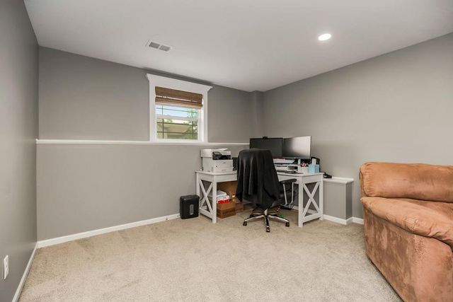 915 W 7th Avenue, Kearney, MO 64060