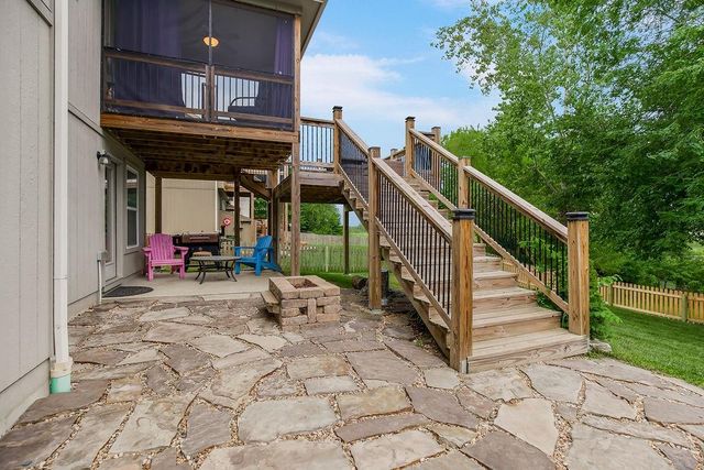 915 W 7th Avenue, Kearney, MO 64060