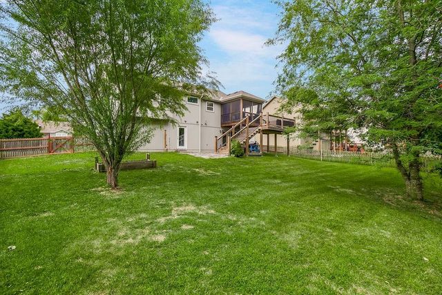 915 W 7th Avenue, Kearney, MO 64060