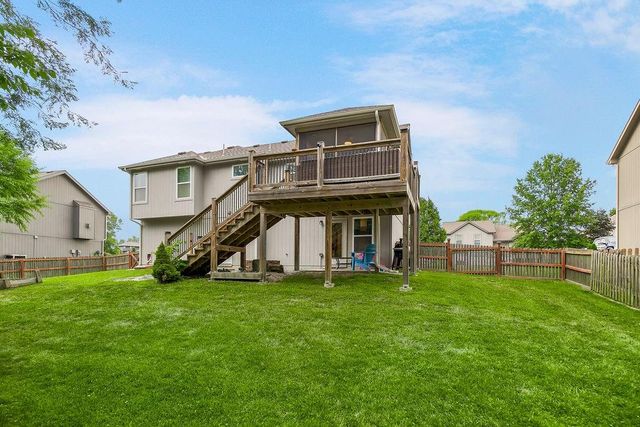 915 W 7th Avenue, Kearney, MO 64060