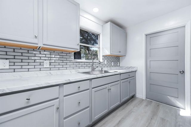 2227 County Road 737, Alvin, TX 77511