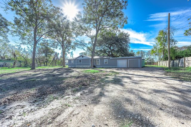 2227 County Road 737, Alvin, TX 77511