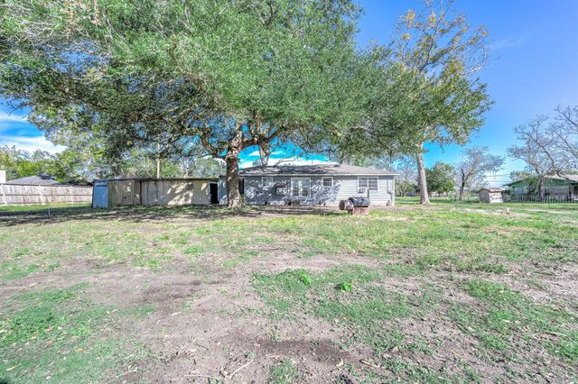 2227 County Road 737, Alvin, TX 77511