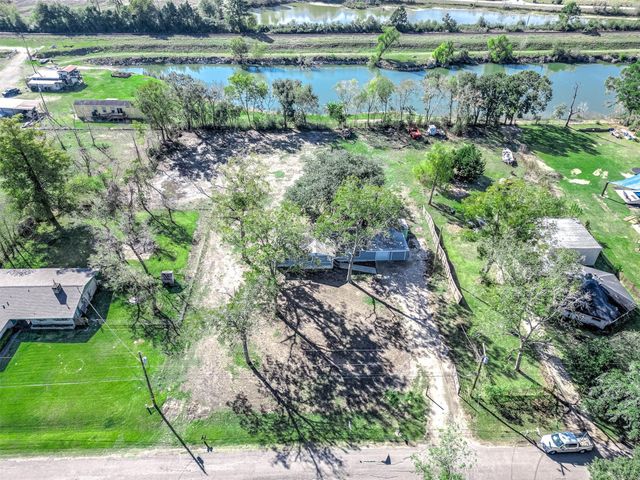 2227 County Road 737, Alvin, TX 77511