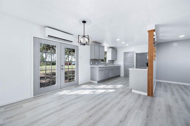 2227 County Road 737, Alvin, TX 77511