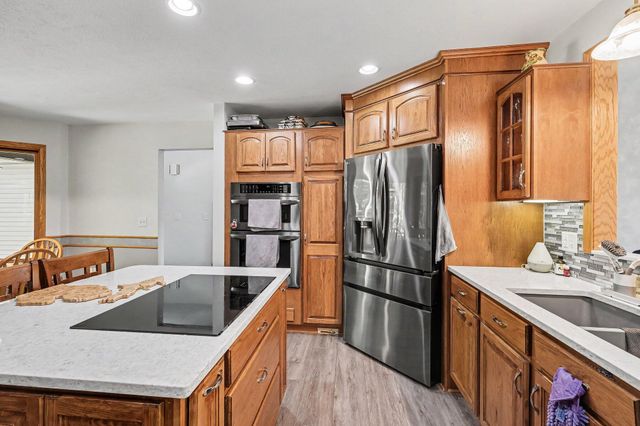 10835 Red Oak Ridge, Howard City, MI 49329