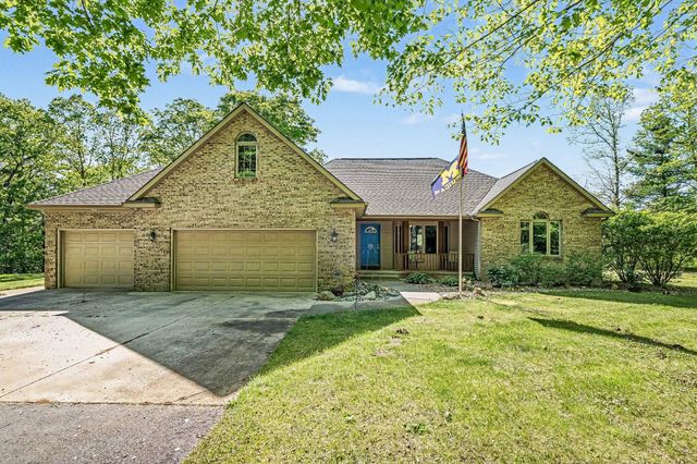 10835 Red Oak Ridge, Howard City, MI 49329