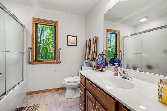 10835 Red Oak Ridge, Howard City, MI 49329