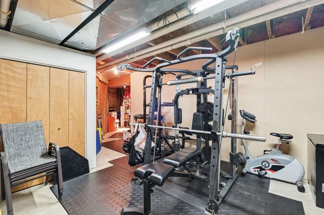 10835 Red Oak Ridge, Howard City, MI 49329
