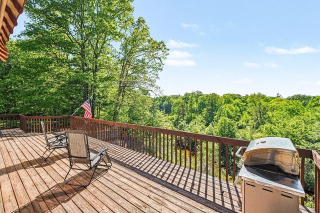 10835 Red Oak Ridge, Howard City, MI 49329