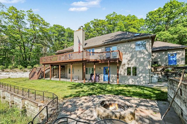 10835 Red Oak Ridge, Howard City, MI 49329