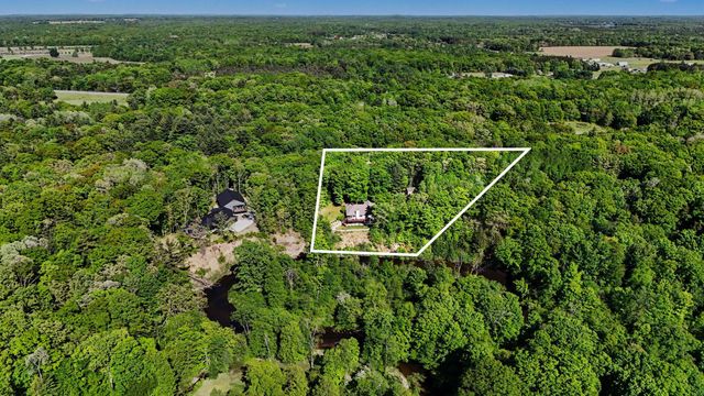 10835 Red Oak Ridge, Howard City, MI 49329
