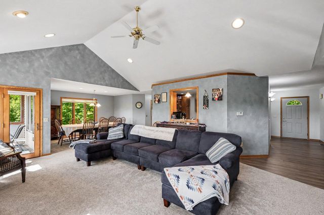 10835 Red Oak Ridge, Howard City, MI 49329