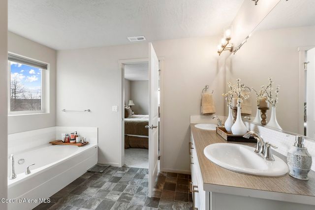 984 E Allenby AVE, Post Falls, ID 83854