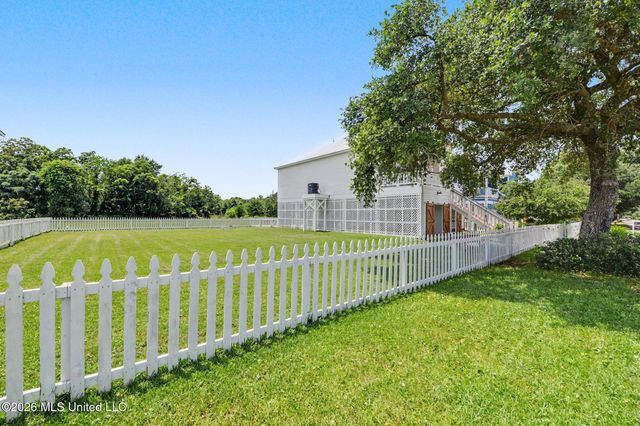 305 Davis Avenue, Pass Christian, MS 39571