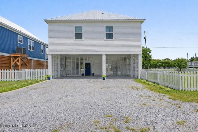 305 Davis Avenue, Pass Christian, MS 39571