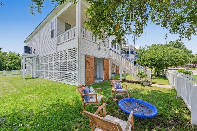 305 Davis Avenue, Pass Christian, MS 39571