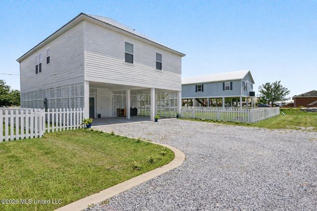 305 Davis Avenue, Pass Christian, MS 39571