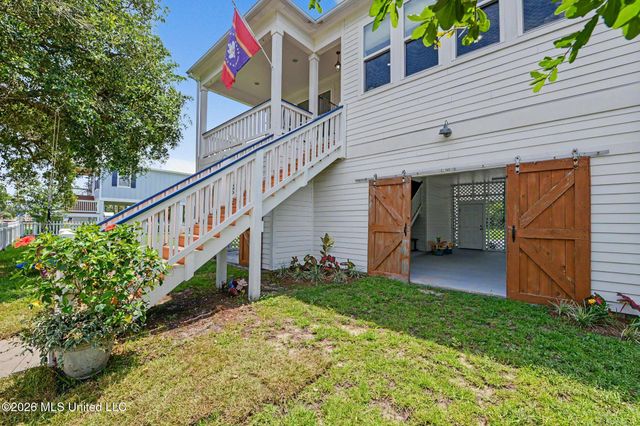 305 Davis Avenue, Pass Christian, MS 39571