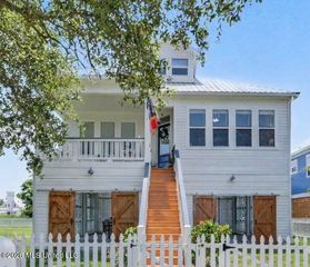 305 Davis Avenue, Pass Christian, MS 39571