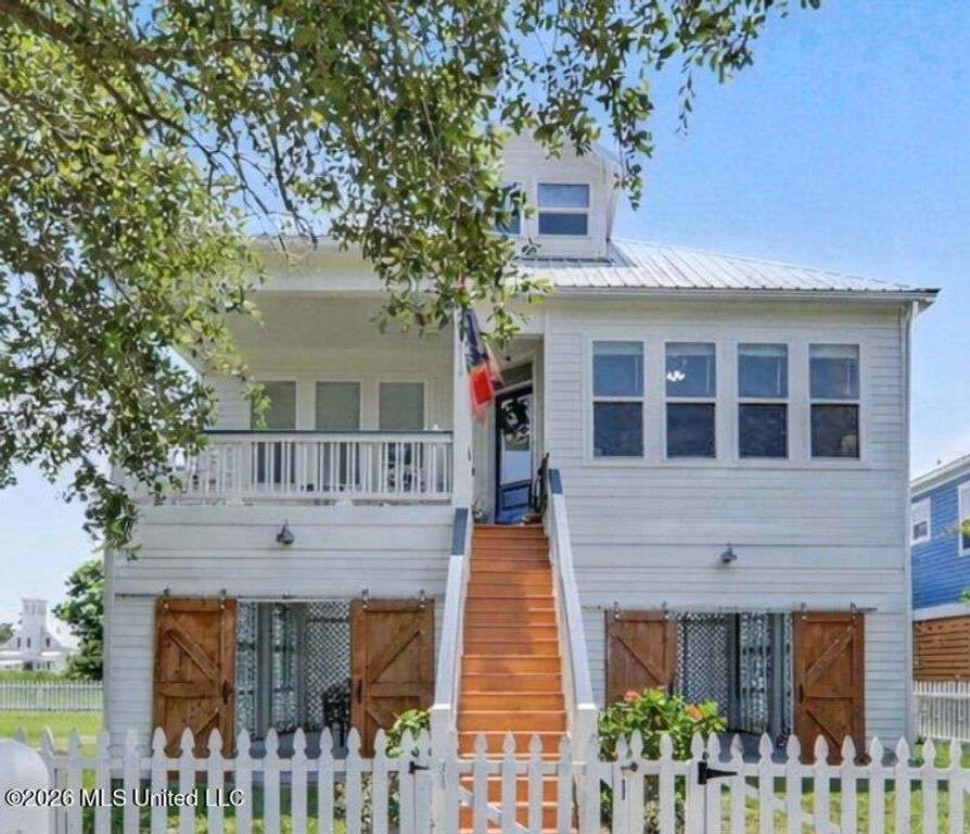 305 Davis Avenue, Pass Christian, MS 39571